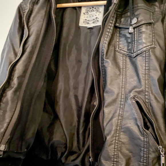 Women’s Black Fitted Leather Jacket with Hood NWOT - Picture 3 of 8